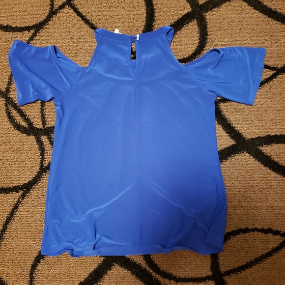 Cold shoulder blouse - Picture 2 of 4